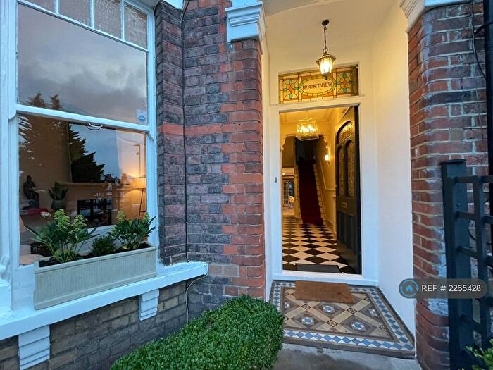 5 Bedroom Semi-Detached House To Rent In Mountfield Road, London, N3