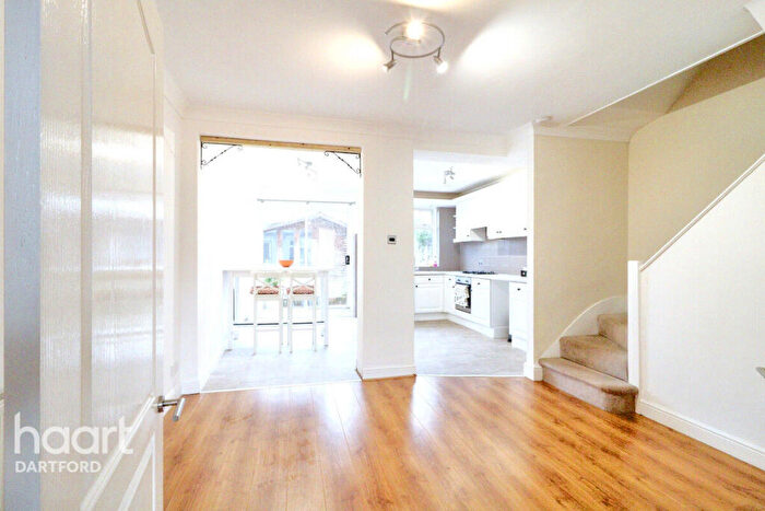 2 Bedroom End Of Terrace House To Rent In Ivy Close, Dartford, DA1