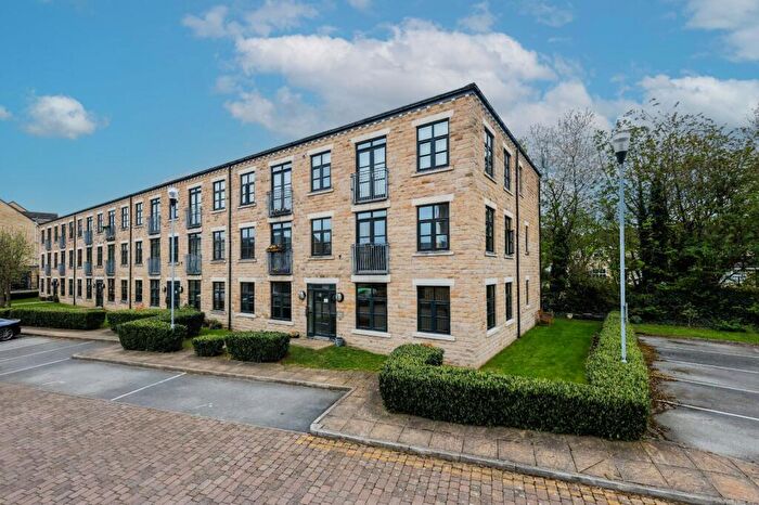 2 Bedroom Duplex For Sale In Tenterfields House, Meadow Road, Apperley Bridge, BD10