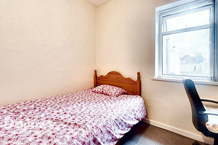 5 Bedroom Terraced House For Sale In Emerald Street, Cardiff, CF24