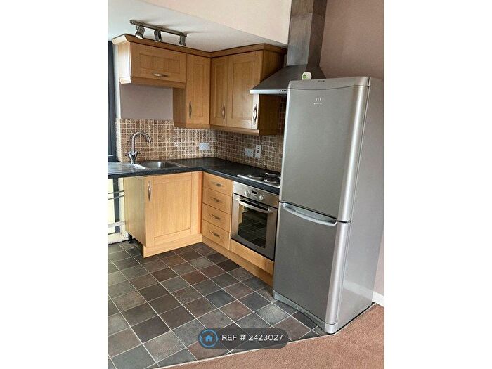 1 Bedroom Flat To Rent In Manygates Park, Wakefield, WF1