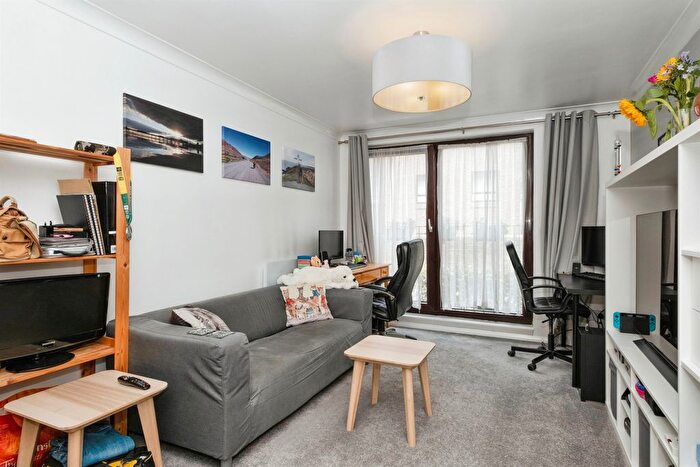 1 Bedroom Flat For Sale In London Road, Patcham, Brighton, BN1