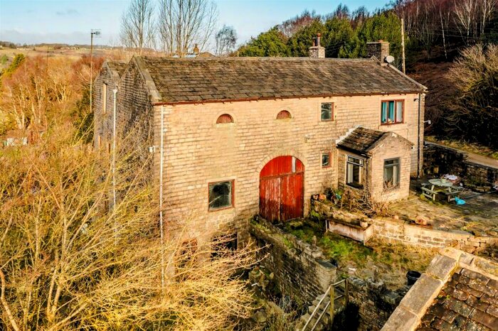 Barn Conversion For Sale In Dean House Lane, Stainland, Halifax, HX4