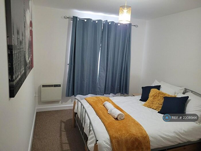 2 Bedroom Flat To Rent In Hill Passage, Cradley Heath, B64
