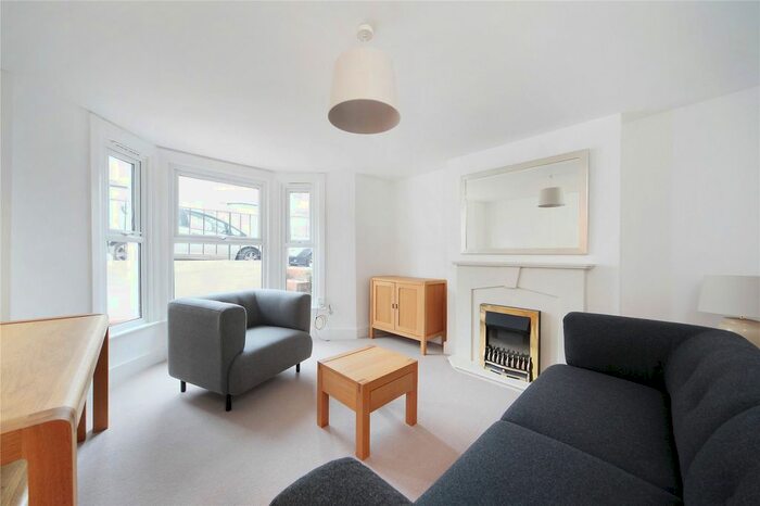 1 Bedroom Flat To Rent In Mallinson Road, Battersea, SW11