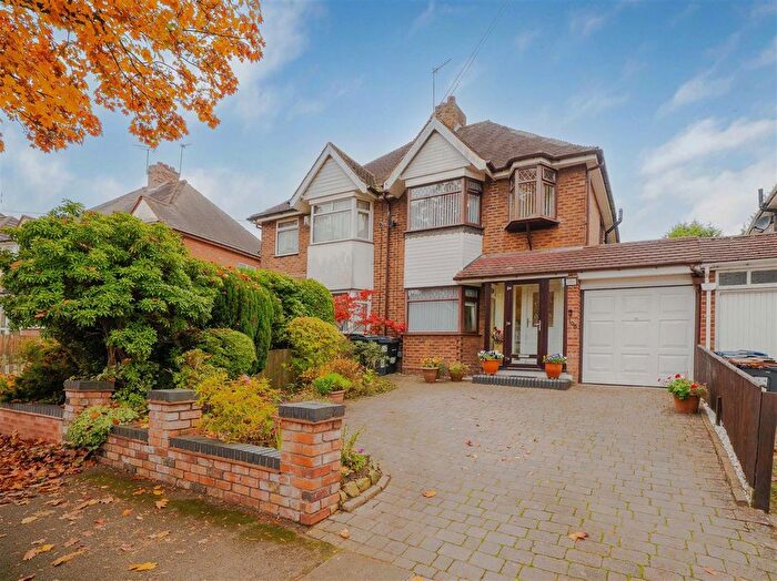 3 Bedroom Semi-detached House For Sale In Colebourne Road, Billesley, Birmingham, B13