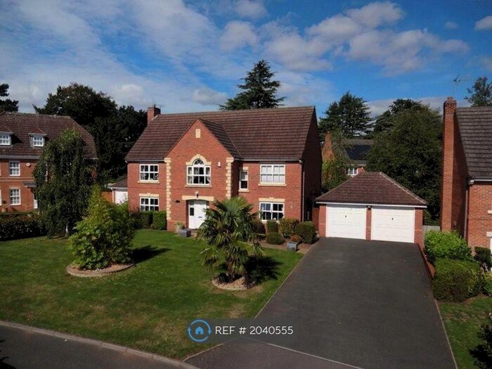 5 Bedroom Detached House To Rent In The Croft, Kidderminster, DY11