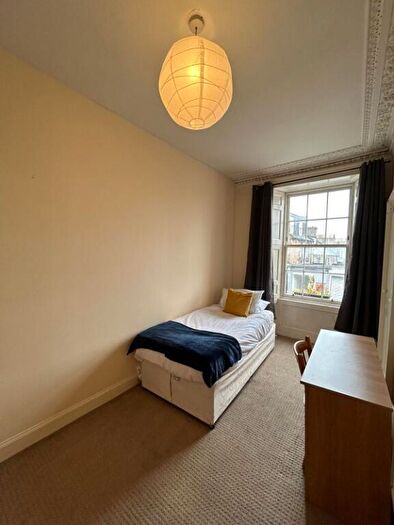 4 Bedroom Flat To Rent In Montrose Terrace, Edinburgh, EH7