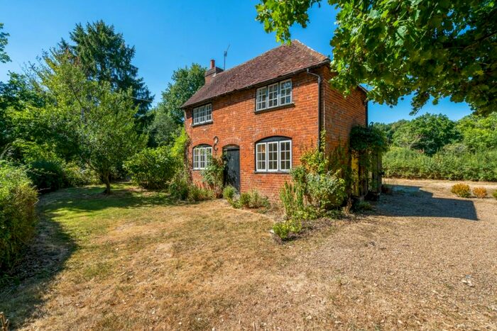 3 Bedroom Detached House To Rent In Gadbrook Road Betchworth, RH3