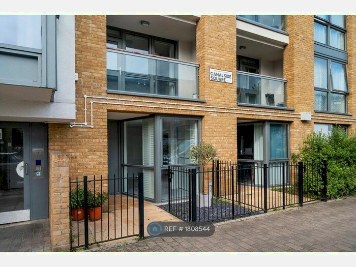 1 Bedroom Flat To Rent In Canalside Square, London, N1