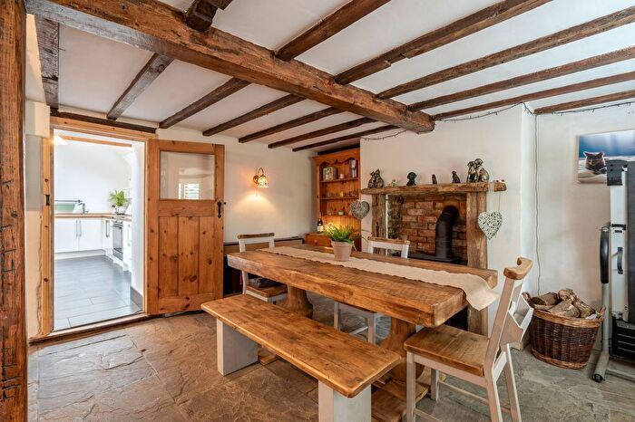 3 Bedroom Semi-Detached House For Sale In High Street, Weedon, HP22