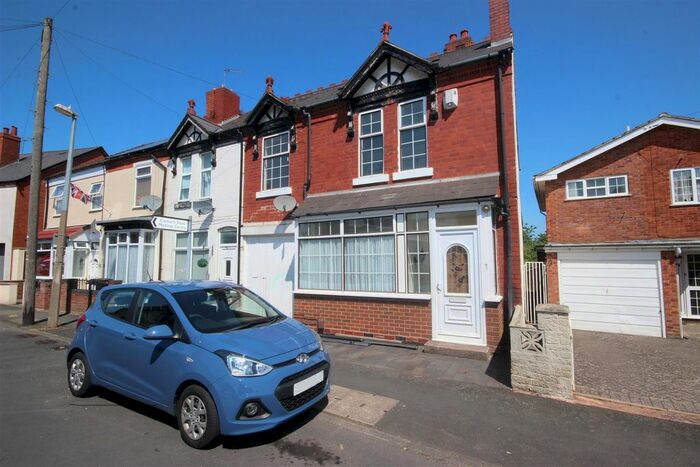 3 Bedroom End Of Terrace House To Rent In Green Lane, Halesowen, West Midlands, B62
