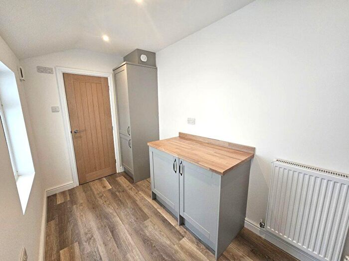 2 Bedroom Cottage To Rent In Water Street Deal, CT14
