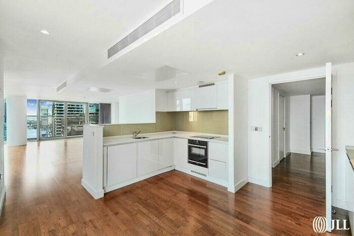 3 Bedroom Flat To Rent In Landmark West, London, E14