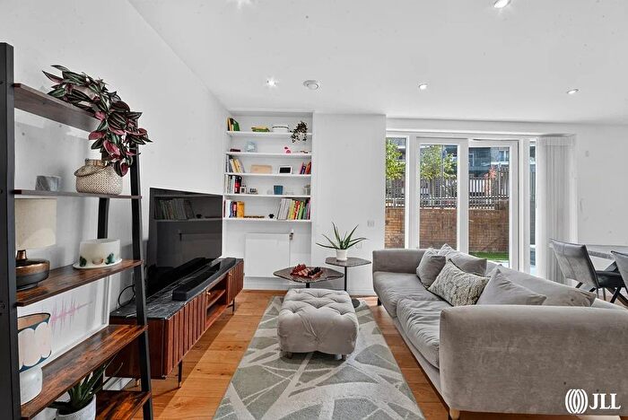 1 Bedroom Flat For Sale In Dawson Building, Prospect Row, London, E15