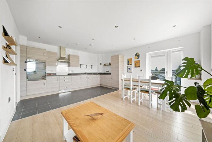 3 Bedroom Flat For Sale In Thornbury Way, Walthamstow, London, E17