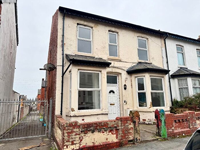 4 Bedroom End Of Terrace House For Sale In Milbourne Street, Blackpool, Lancashire, FY1
