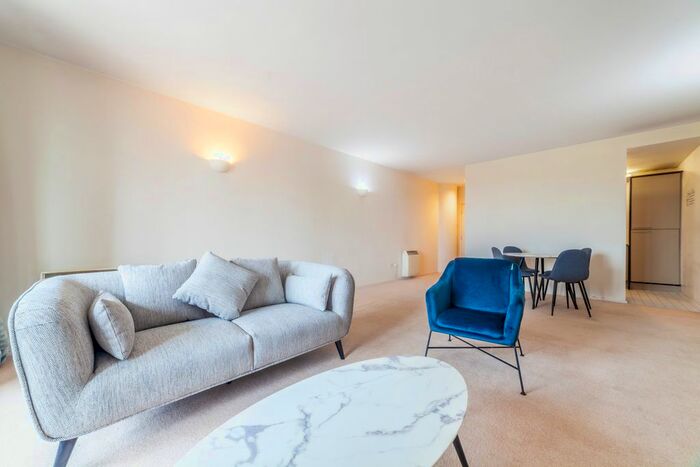 2 Bedroom Flat To Rent In Cromwell Road, South Kensington, London, SW7