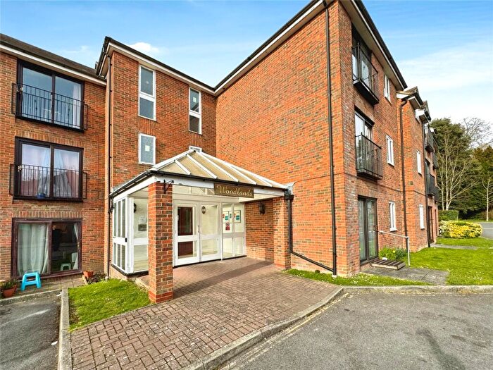 2 Bedroom Flat For Sale In Woodlands Way, Andover, Hampshire, SP10