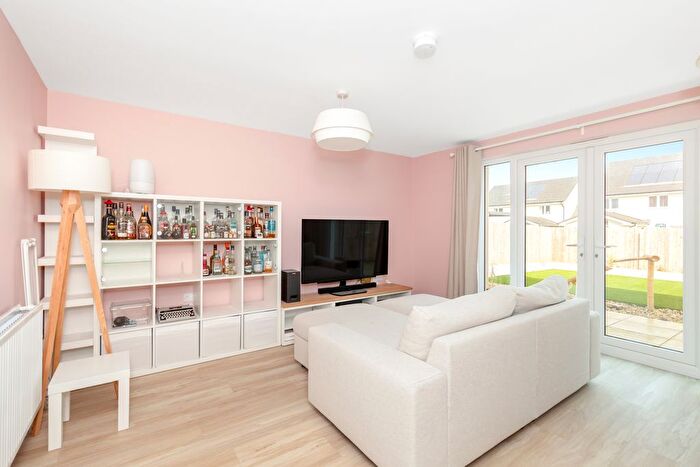 3 Bedroom Semi-Detached House For Sale In Brodie Place, East Calder, EH53