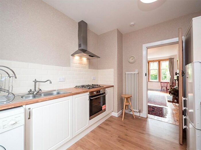 3 Bedroom Flat To Rent In Learmonth Avenue, Edinburgh, EH4