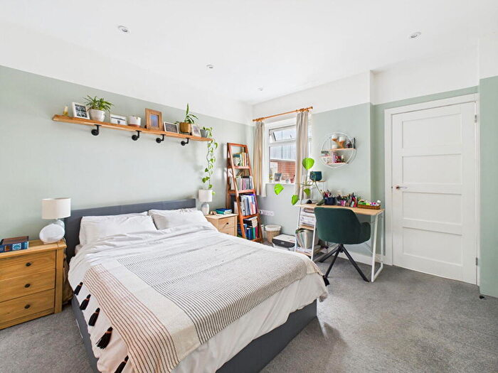 1 Bedroom Flat For Sale In Chapel Road, Worthing, BN11