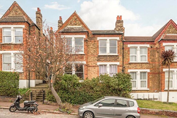 1 Bedroom Flat For Sale In Montem Road, Catford, SE23