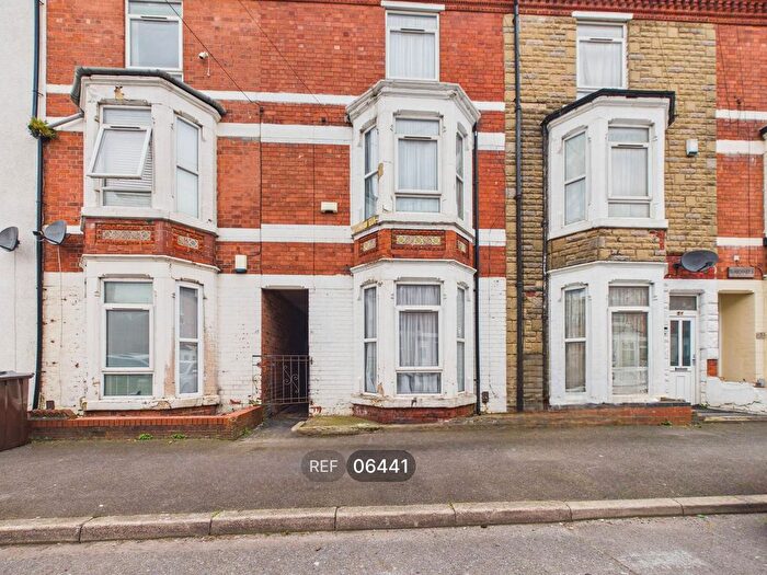 4 Bedroom Terraced House To Rent In Wimbourne Road, Nottingham, NG7