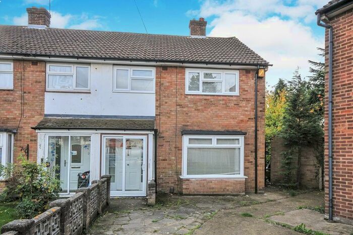 3 Bedroom Semi-Detached House To Rent In Lynden Way, Swanley, Kent, BR8