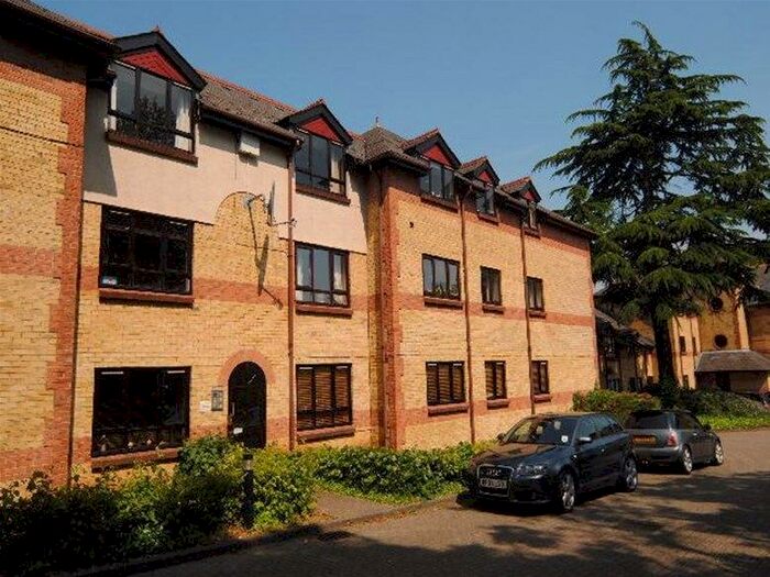 2 Bedroom Flat To Rent In Hatfield Road, St Albans, AL1