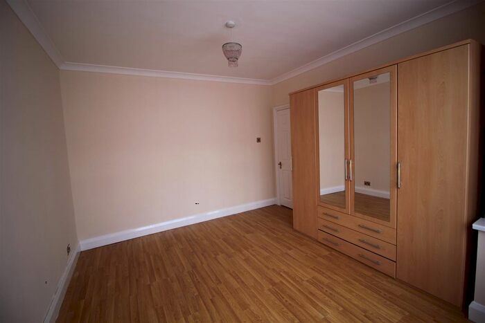 1 Bedroom Maisonette To Rent In Cornwall Avenue, Southall, Middlesex, UB1