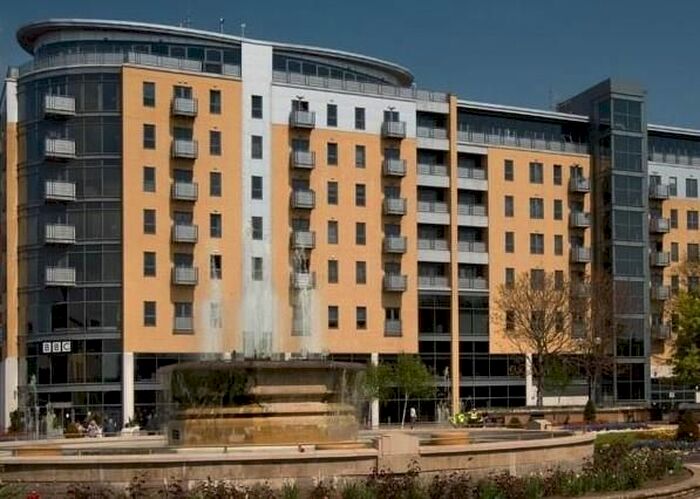 2 Bedroom Flat To Rent In Queens Court, HU1