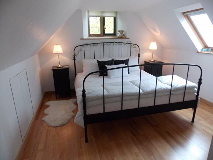 2 Bedroom Cottage To Rent In The Retreat, Frome, BA11