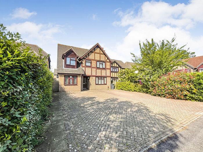 5 Bedroom Detached House For Sale In Beattie Rise, Grange Park, Hedge End, SO30