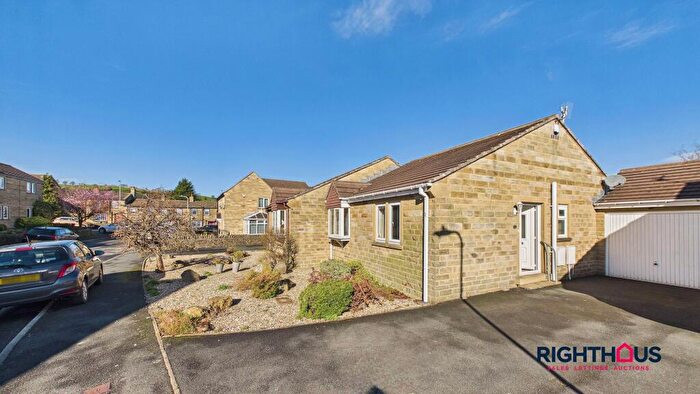 2 Bedroom Semi-Detached Bungalow To Rent In Meadow Court, Allerton, BD15