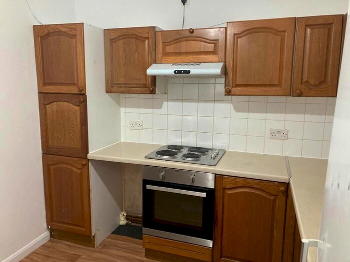 2 Bedroom Flat To Rent In Allison Road, London, N8