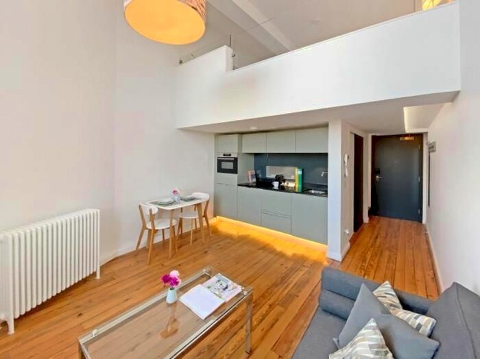 1 Bedroom Flat To Rent In Flat, Mcdonald Road, Edinburgh, EH7