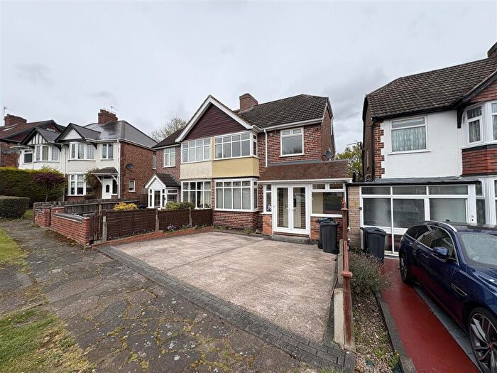 3 Bedroom Semi-Detached House For Sale In Douay Road, Birmingham, B24
