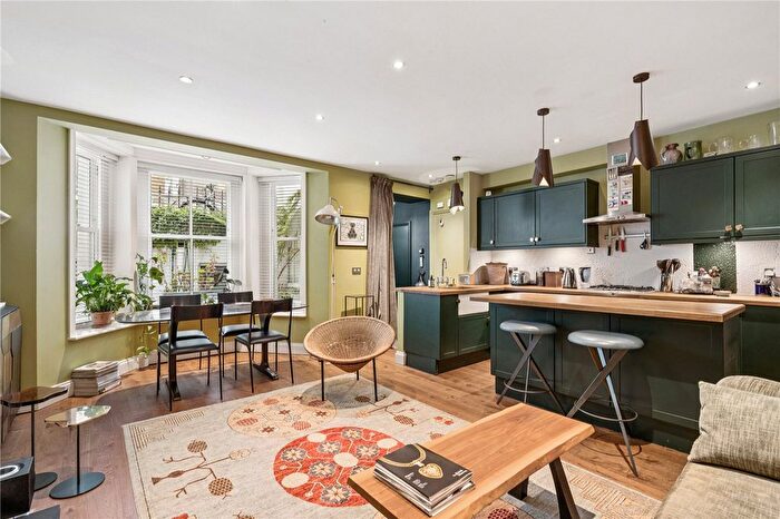 2 Bedroom Flat For Sale In Colville Terrace, London, W11