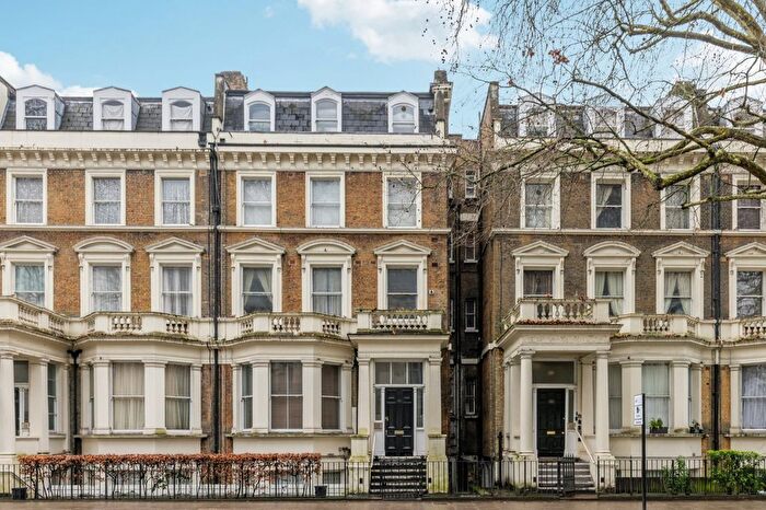 2 Bedroom Flat For Sale In Holland Park Avenue, Holland Park, W11