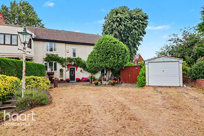 3 Bedroom Semi-Detached House For Sale In The Drive, Edenthorpe, Doncaster, DN3