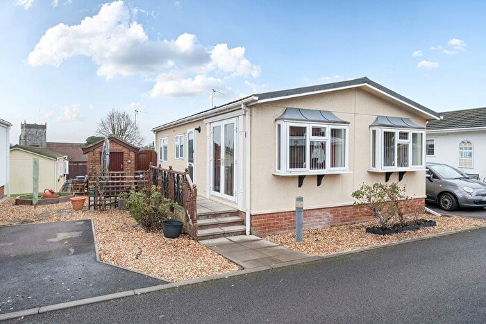 2 Bedroom Park Home For Sale In Church Park, Durrington, Salisbury, Wiltshire, SP4