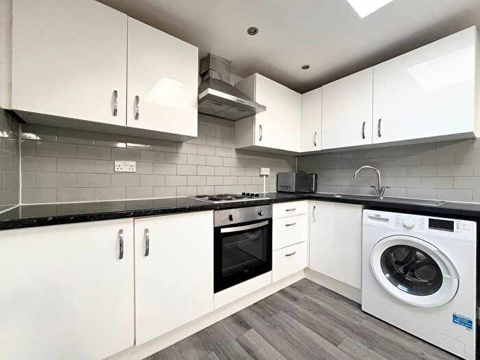 3 Bedroom Semi-Detached Bungalow To Rent In High Street, Aveley, South Ockendon, RM15