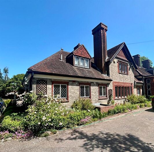 2 Bedroom Semi Detached House To Rent In Sylvan Avenue, Hornchurch, RM11