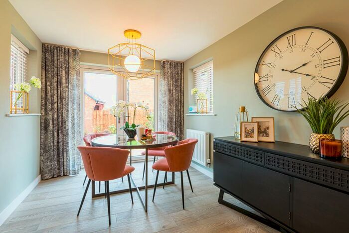 5 Bedroom Detached House For Sale In Curlieu Close, Hampton Magna, Warwick, CV35