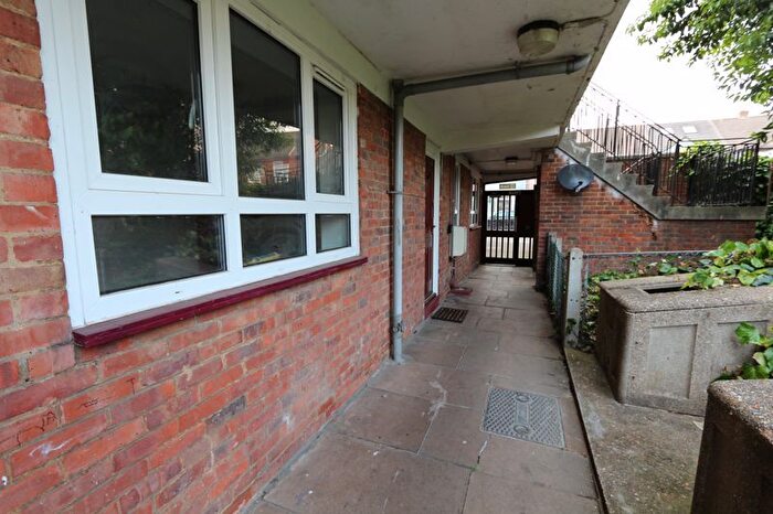 2 Bedroom Flat To Rent In Morley Road, Barking, IG11