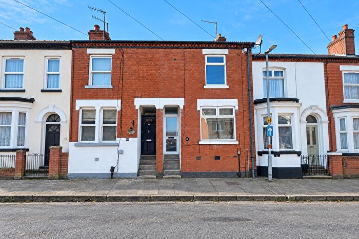 3 Bedroom Terraced House For Sale In Chaucer Street, Northampton, NN2