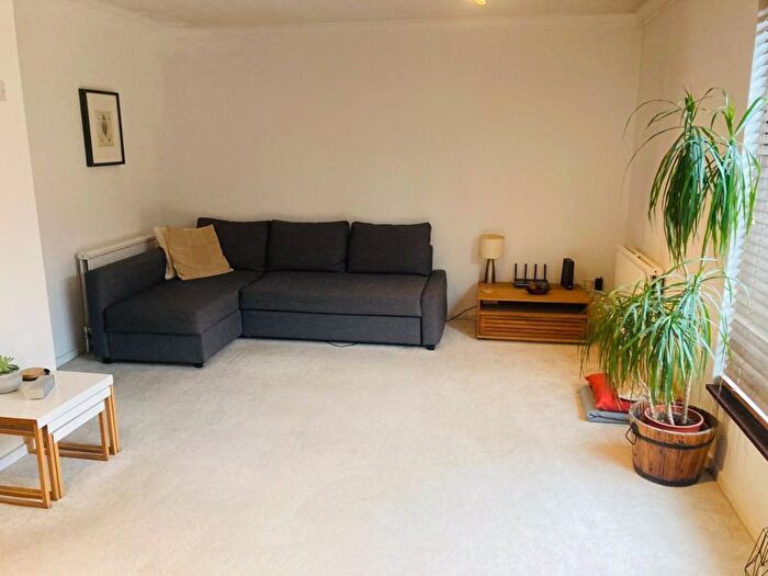 1 Bedroom Flat For Sale In Mallard Place, Strawberry Hill Riverside, TW1