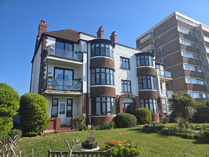 2 Bedroom Flat To Rent In Welbeck Court, BN3