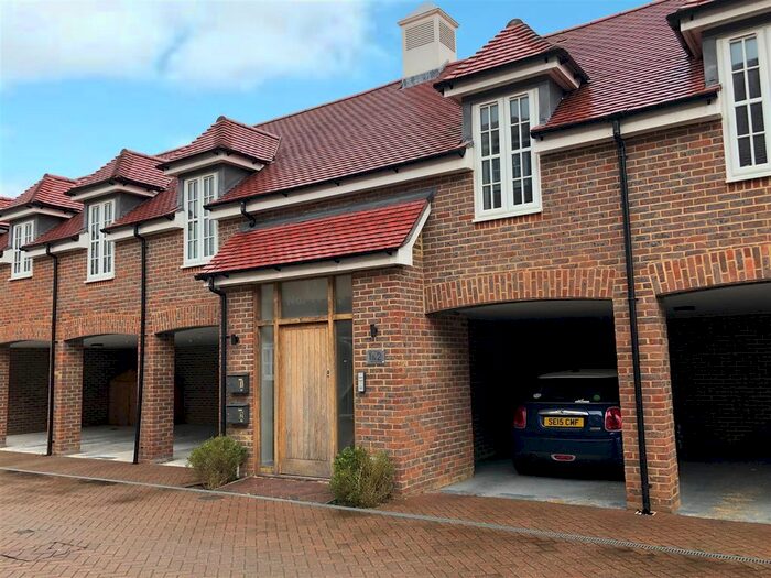 2 Bedroom Flat To Rent In Ollivers Chase, Goring-By-Sea, Worthing, BN12